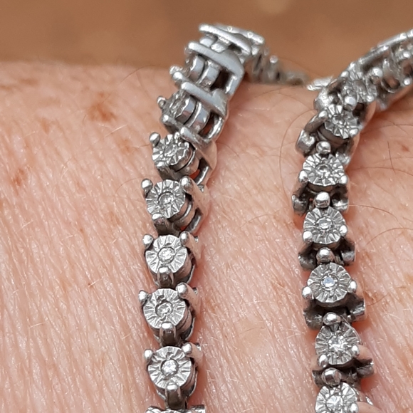 Diamond Tennis Bracelet 71/2 - Picture 3 of 9